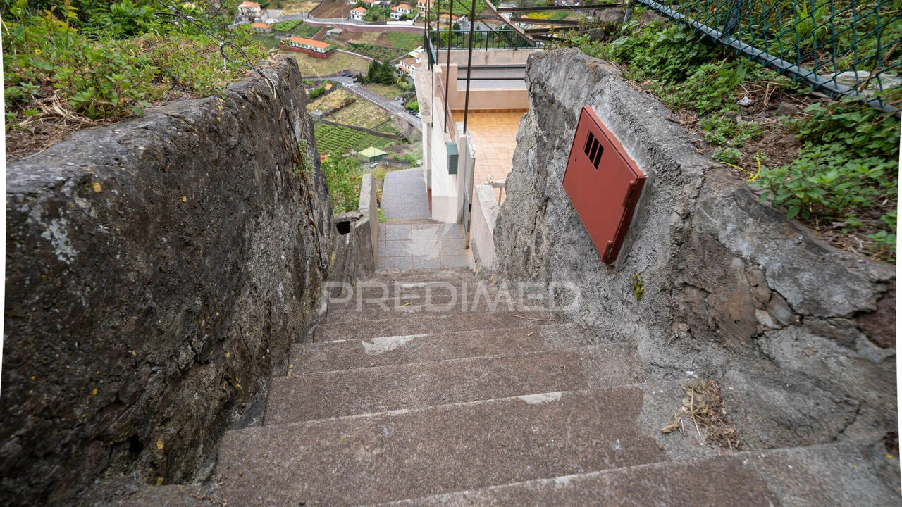 Moradia T3 para Venda em Camara de Lobos Foto 17