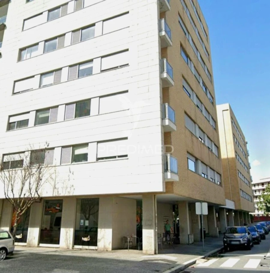 Loja para Venda em Pedrouços Foto 1