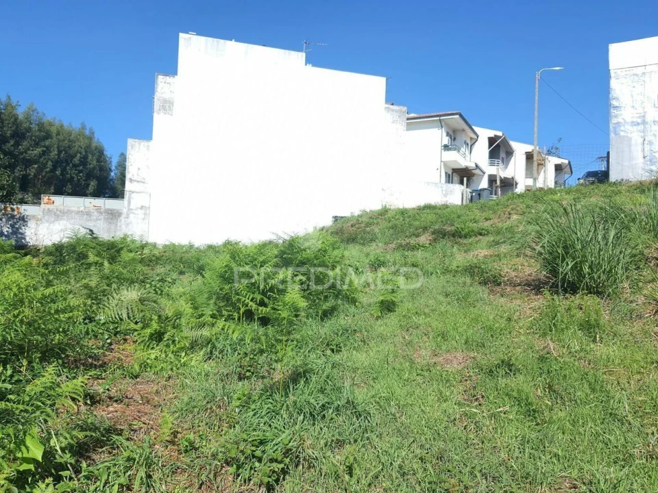 Terreno para Venda em Milheiros Foto 2