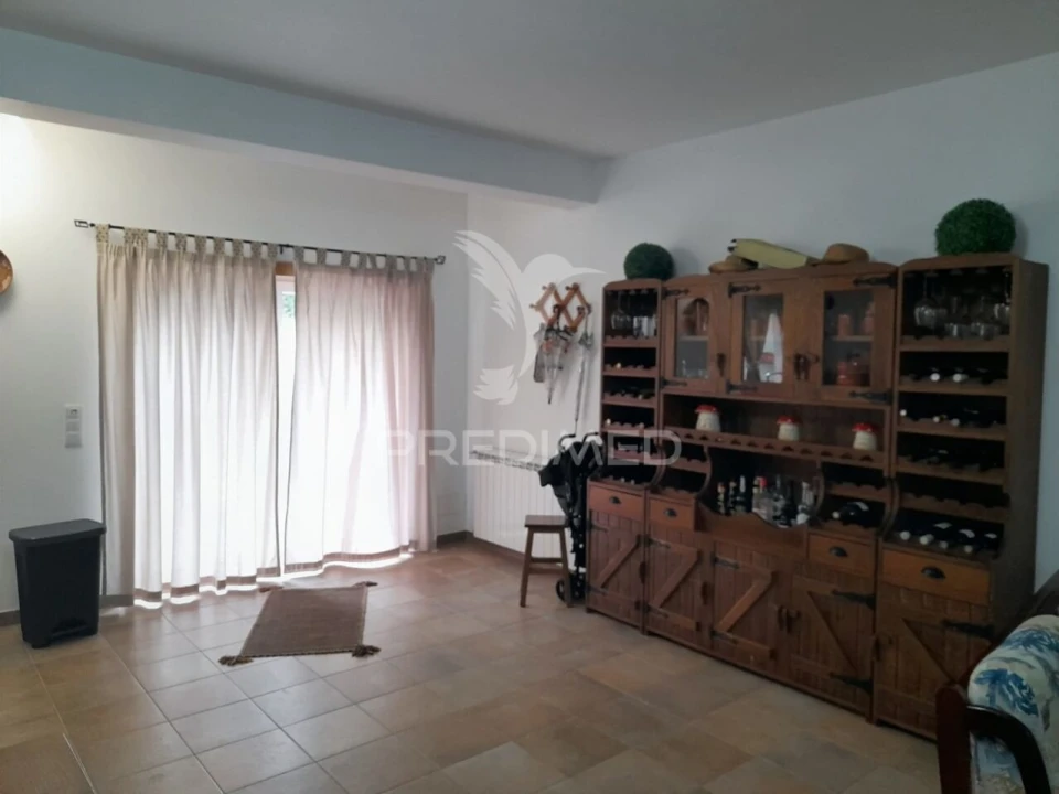 Moradia T4 para Venda em Amiais de Baixo Foto 36