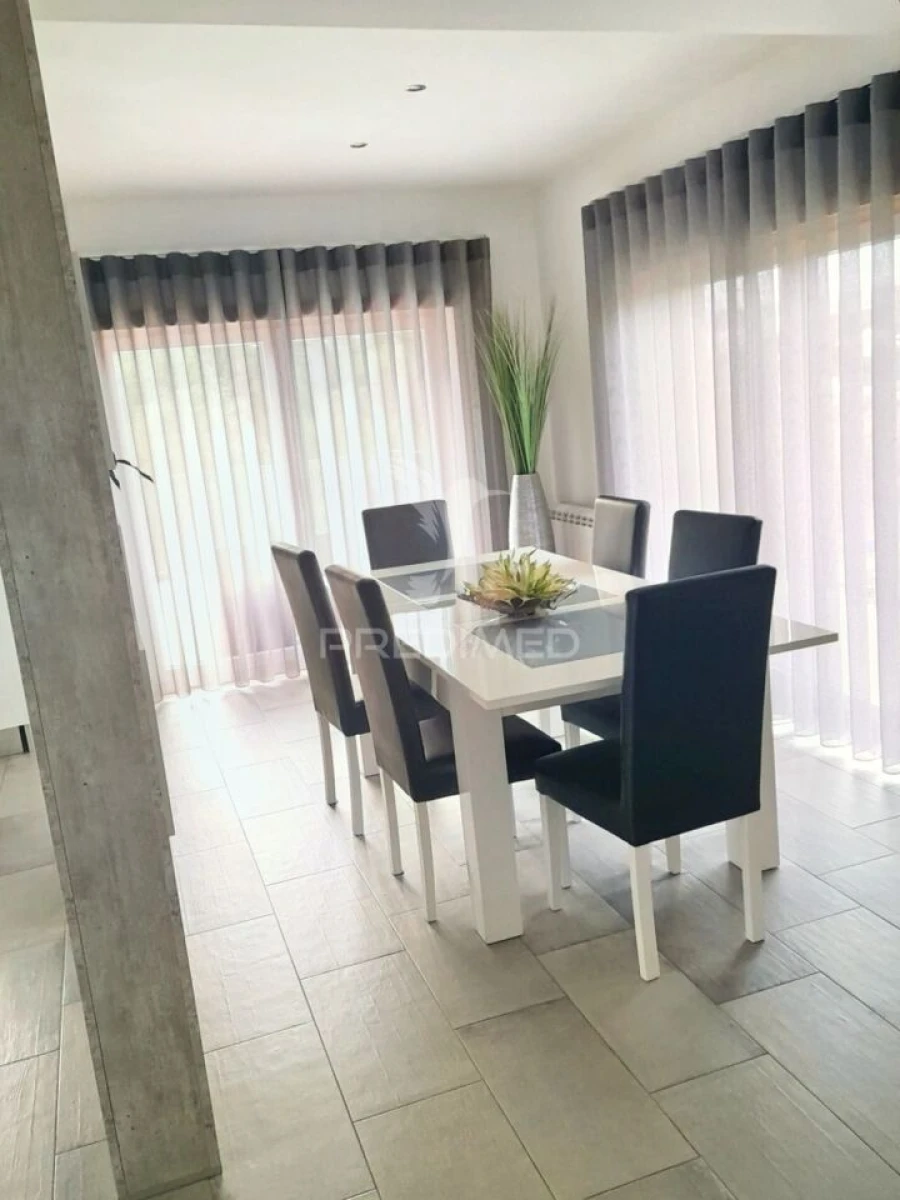 Moradia T4 para Venda em Amiais de Baixo Foto 17