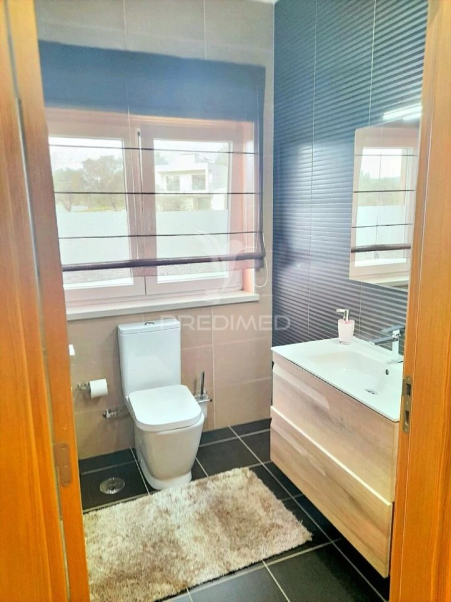 Moradia T4 para Venda em Amiais de Baixo Foto 35