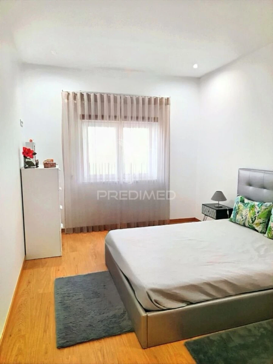 Moradia T4 para Venda em Amiais de Baixo Foto 29