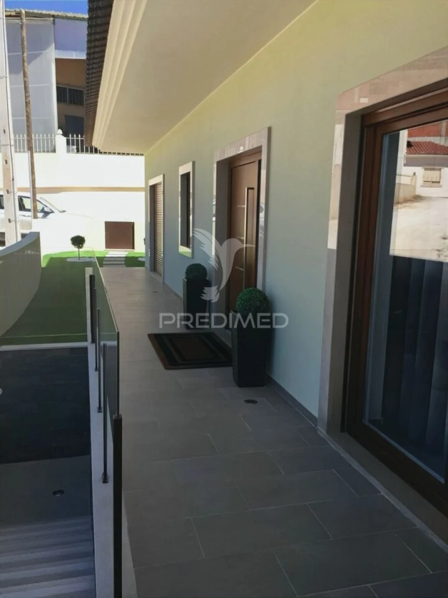 Moradia T4 para Venda em Amiais de Baixo Foto 12