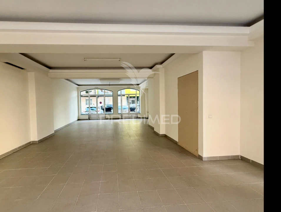 Loja para Arrendamento em Fatima Foto 6