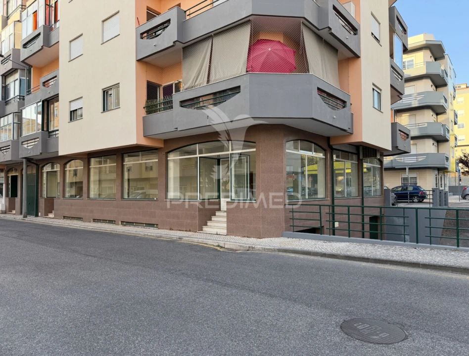 Loja para Arrendamento em Fatima Foto 11