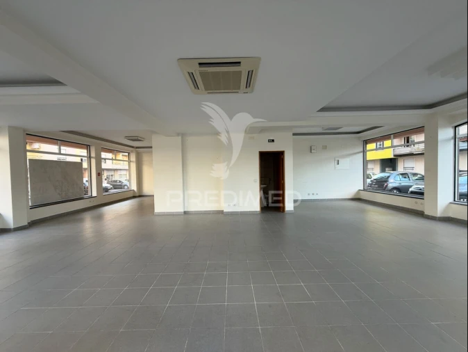 Loja para Arrendamento em Fatima Foto 17