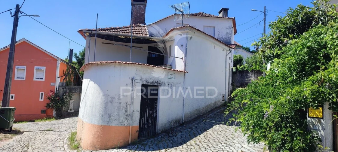 Moradia T4 para Venda em Campelo Foto 2