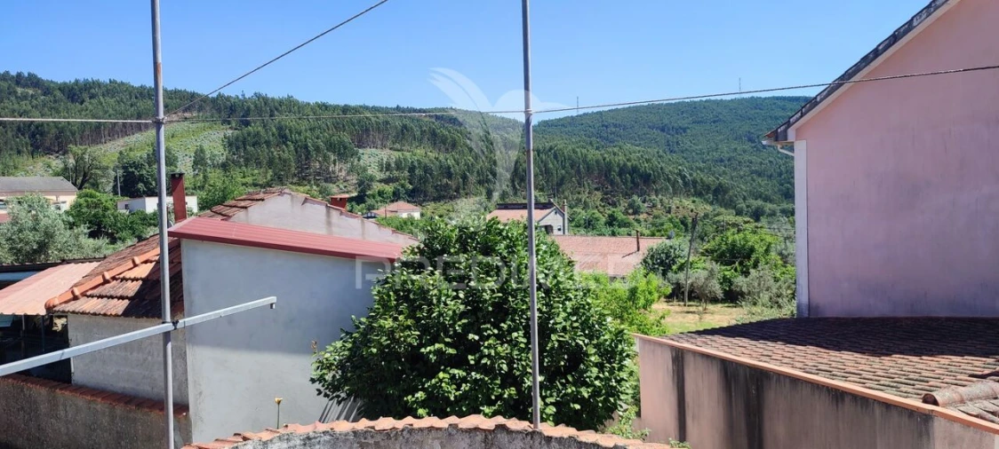 Moradia T4 para Venda em Campelo Foto 4