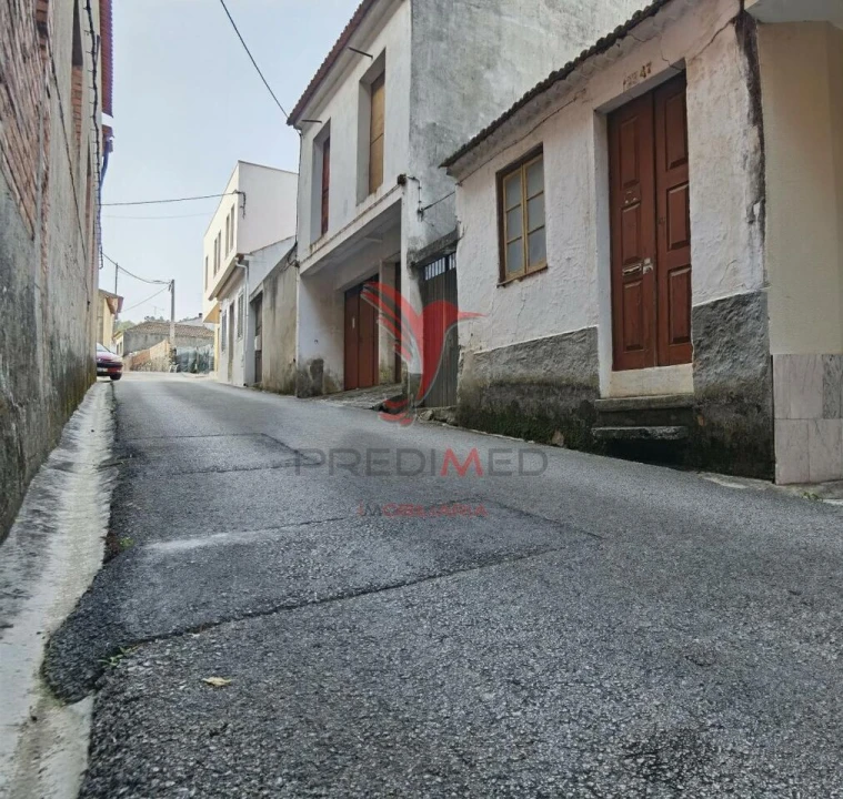Moradia T2 para Venda em Amiais de Baixo Foto 5