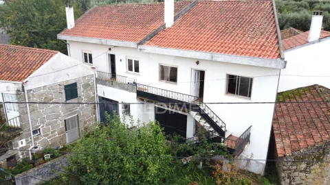 Moradia T4 para Venda em Vila Cortes do Mondego