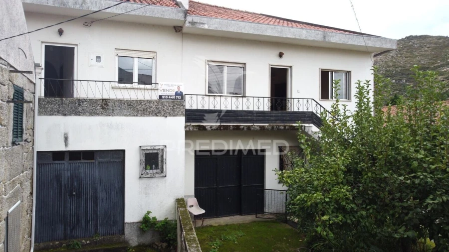 Moradia T4 para Venda em Vila Cortes do Mondego