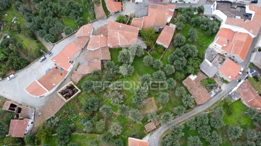Moradia T4 para Venda em Vila Cortes do Mondego Foto 16