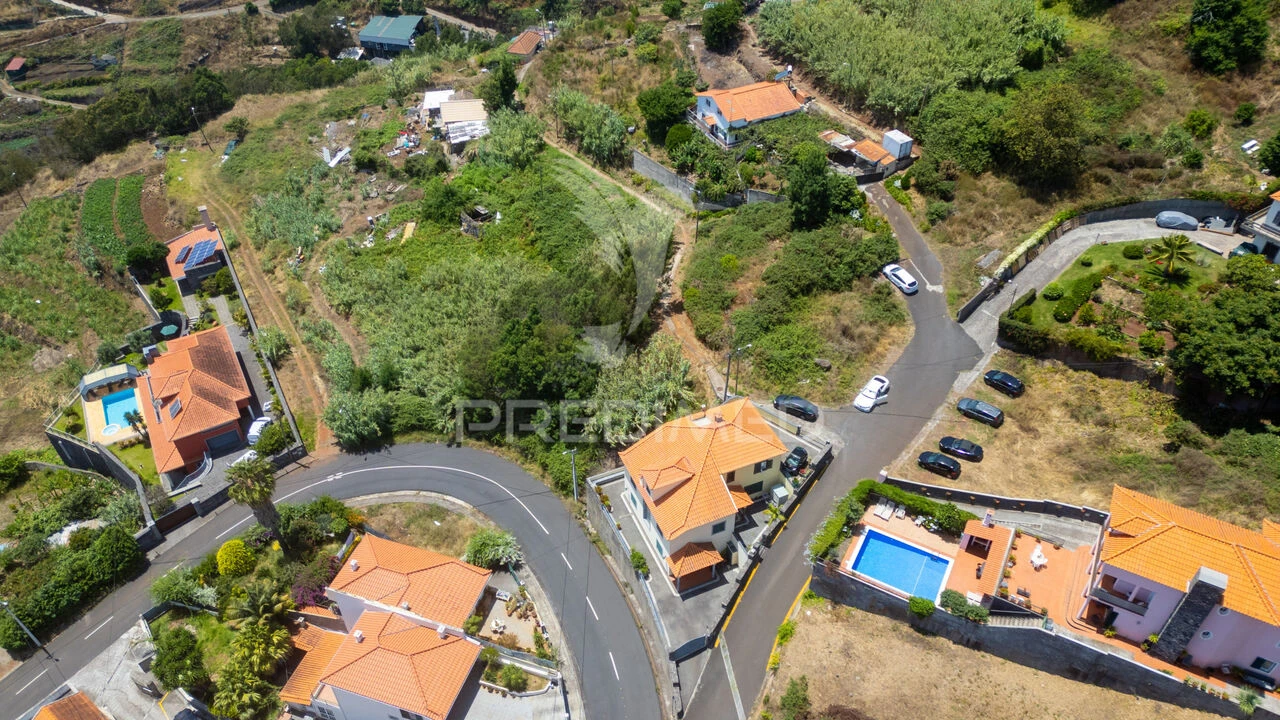 Terreno para Venda em Caniço Foto 2