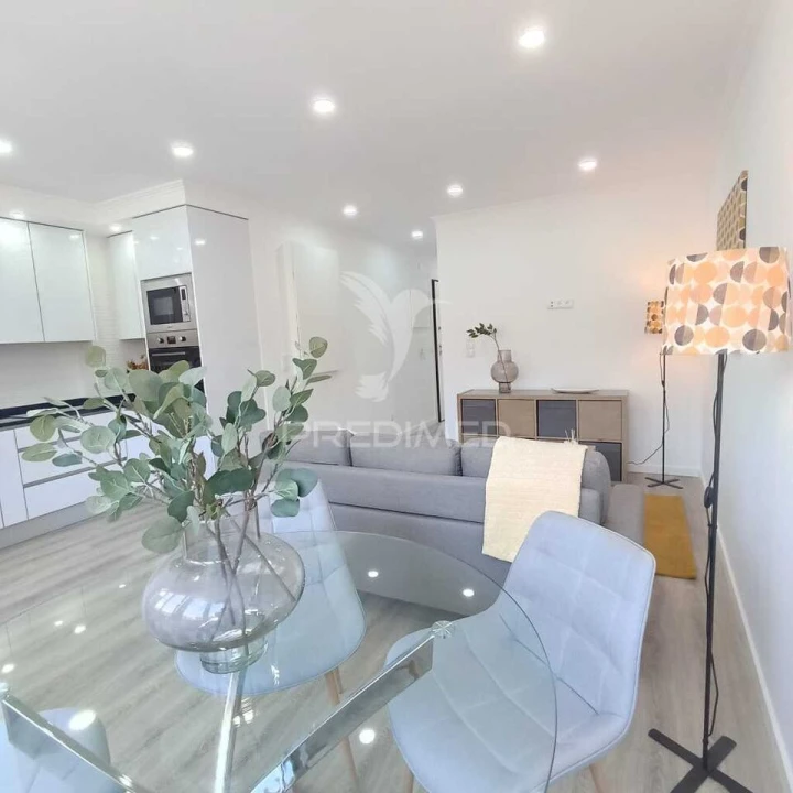Apartamento T3 para Venda em Benfica Foto 1