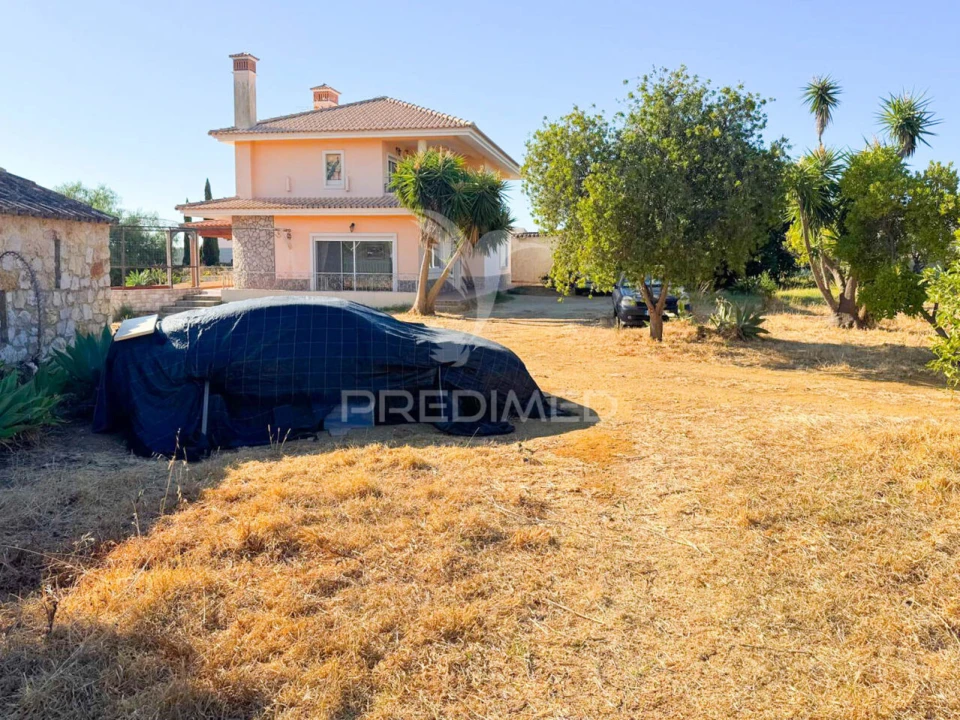 Moradia T4 para Venda em Santa Barbara de Nexe Foto 27