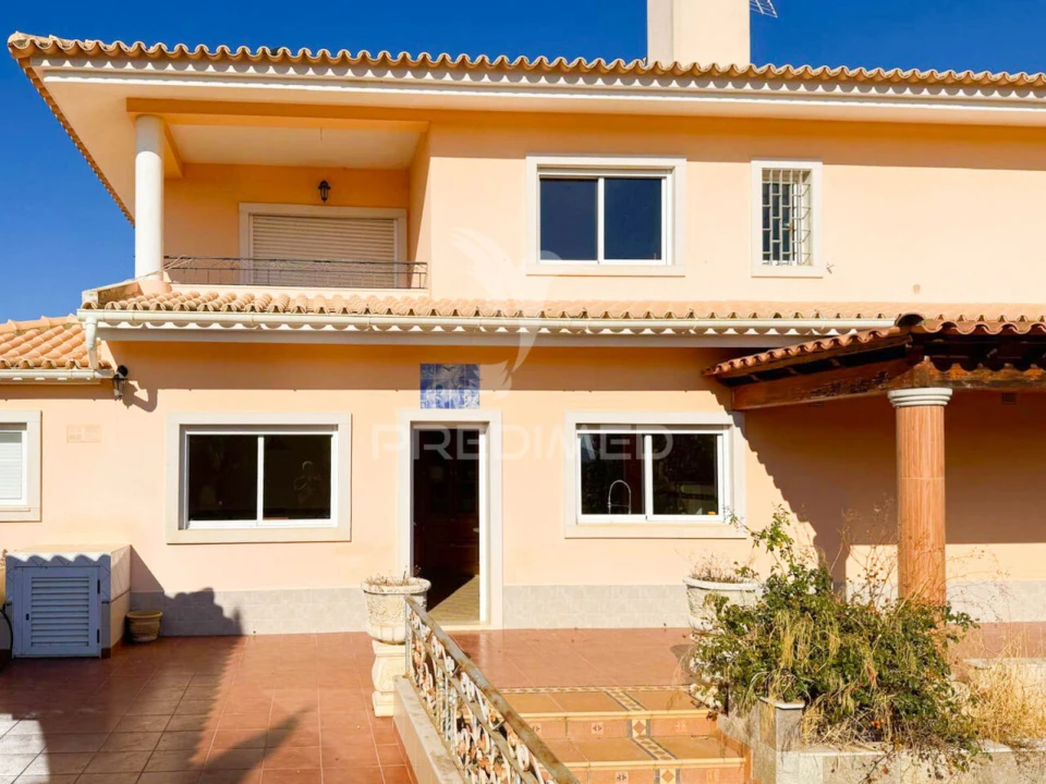 Moradia T4 para Venda em Santa Barbara de Nexe Foto 39