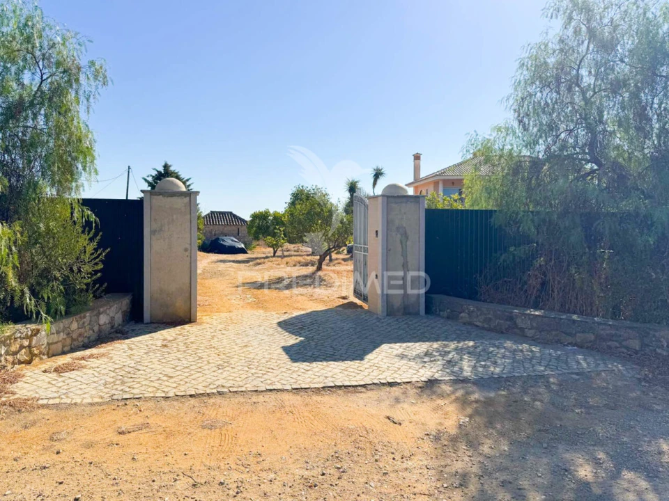 Moradia T4 para Venda em Santa Barbara de Nexe Foto 38