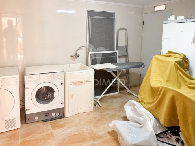 Moradia T4 para Venda em Santa Barbara de Nexe Foto 7