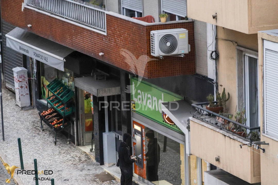 Apartamento T2 para Venda em Santo António Foto 25