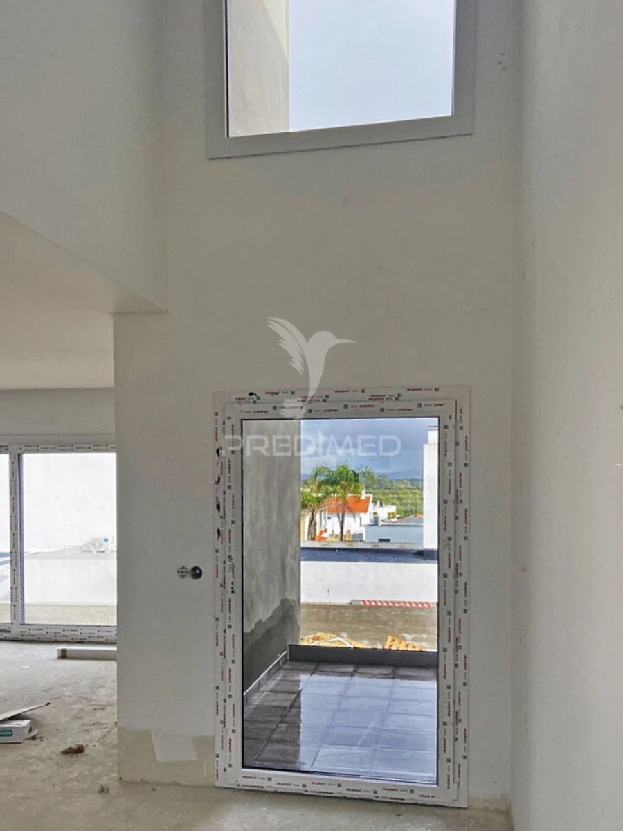 Moradia T4 para Venda em Corroios Foto 4