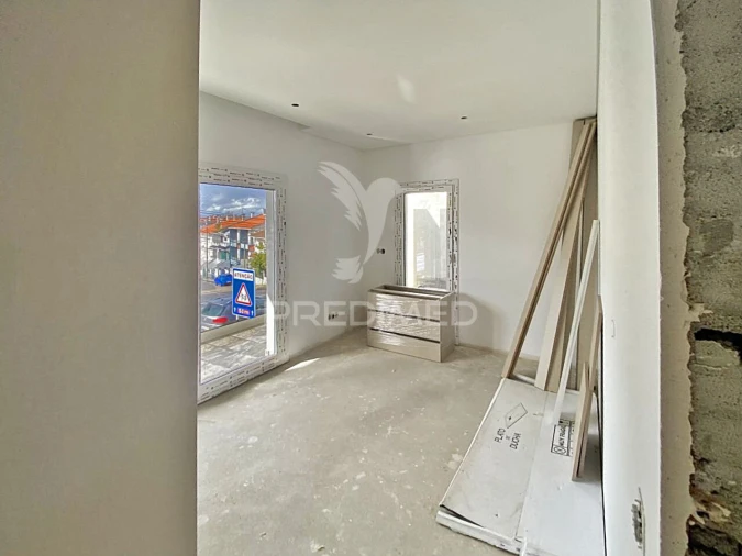 Moradia T4 para Venda em Corroios Foto 7