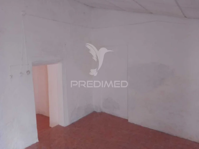 Moradia T2 para Venda em Ciladas Foto 3