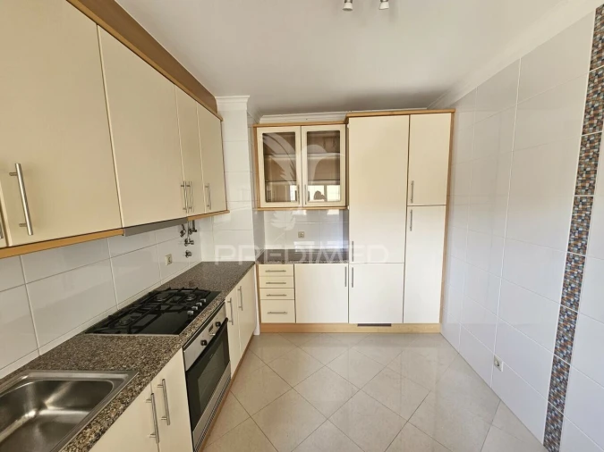 Apartamento T3 para Venda em Quarteira Foto 5