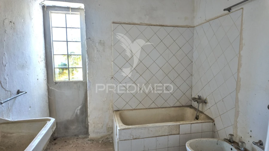 Moradia T4 para Venda em Vale de Santiago Foto 5