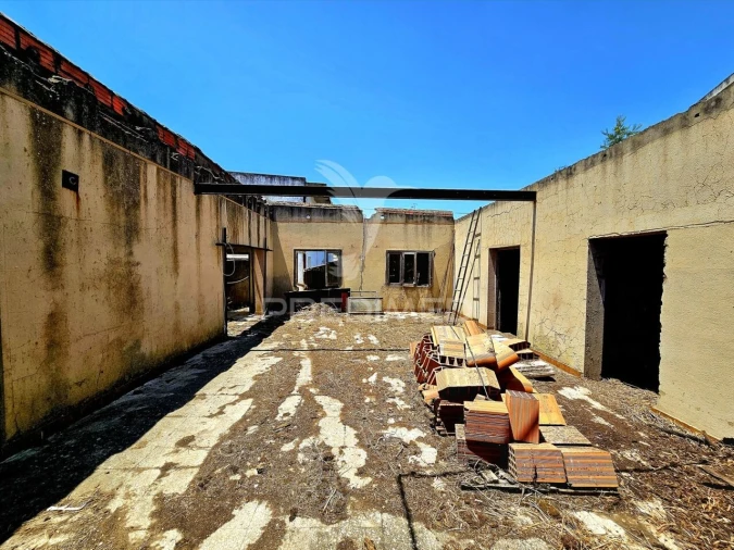 Moradia T4 para Venda em Santa Barbara de Padrões Foto 6