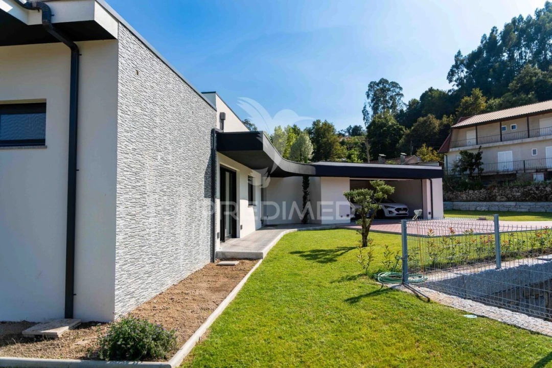 Moradia T3 para Venda em Rio Caldo Foto 36