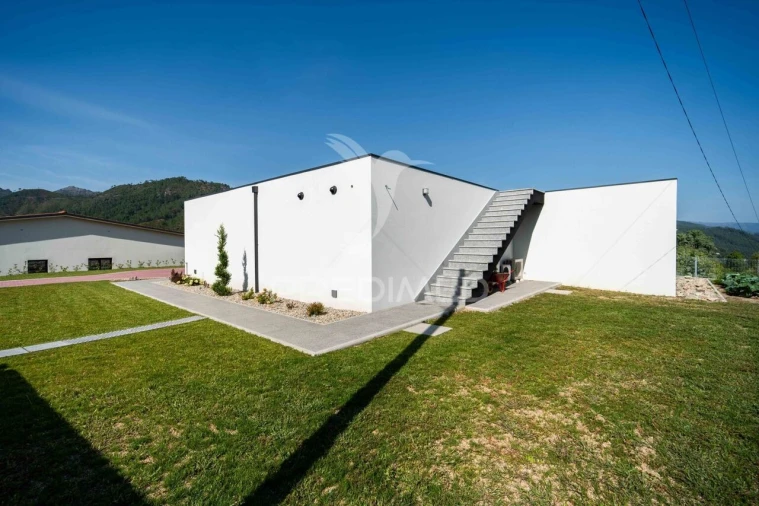 Moradia T3 para Venda em Rio Caldo Foto 33