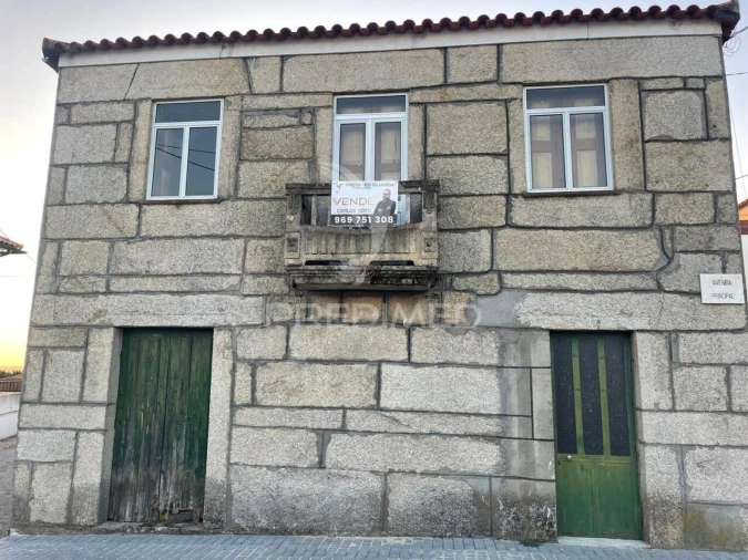 Moradia T2 para Venda em Santa Comba Foto 1