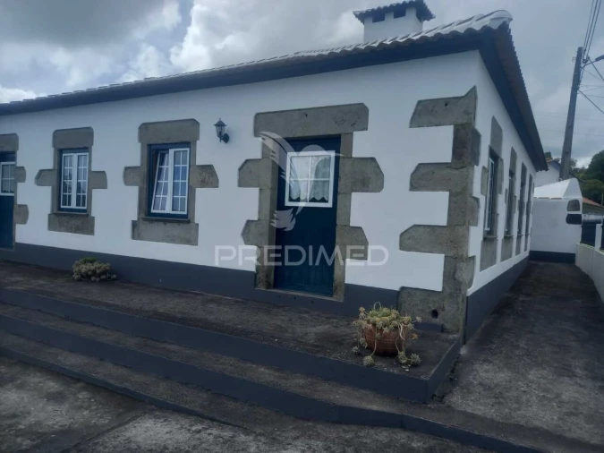 Moradia T3 para Venda em Terra Chã Foto 3