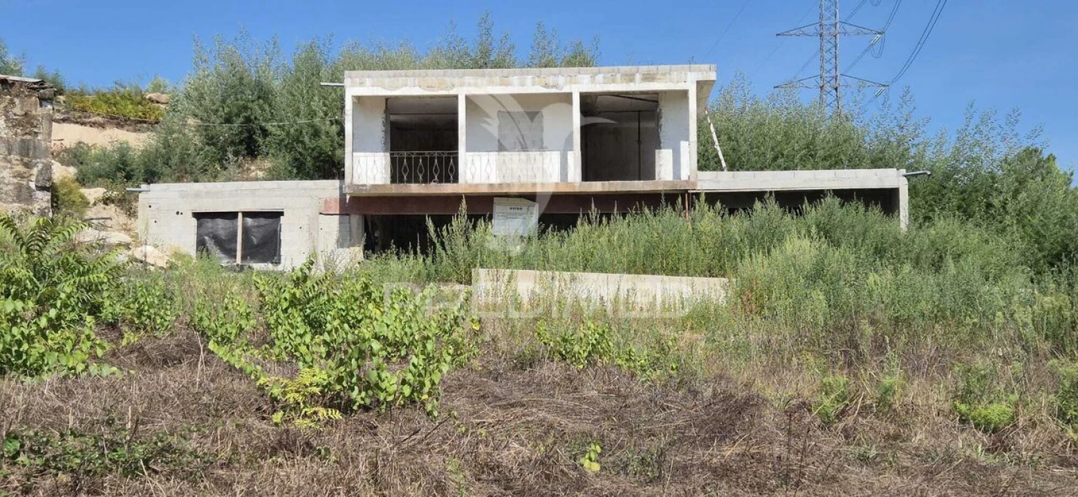 Moradia T3 para Venda em Sabariz Foto 2