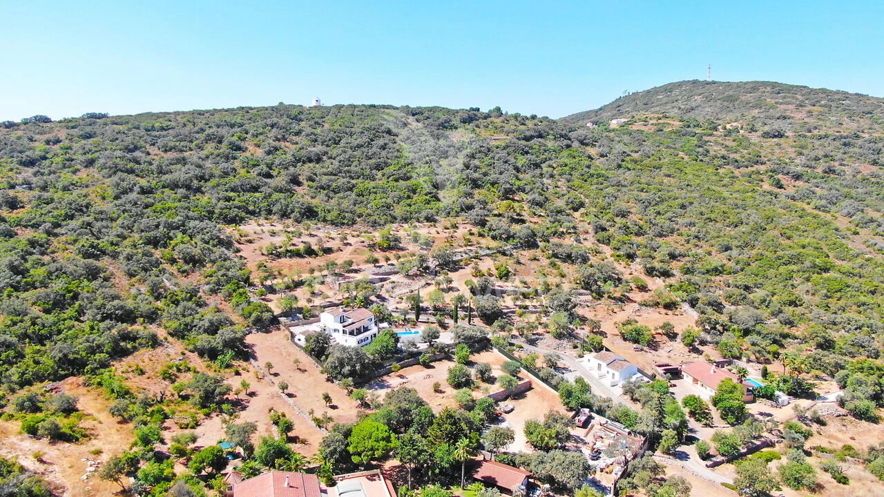 Moradia T3 para Venda em Santa Barbara de Nexe Foto 9