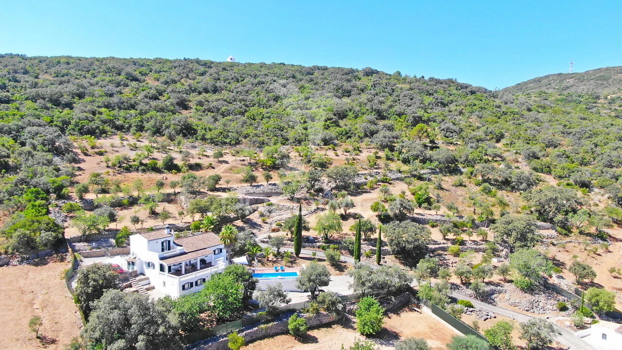 Moradia T3 para Venda em Santa Barbara de Nexe Foto 18