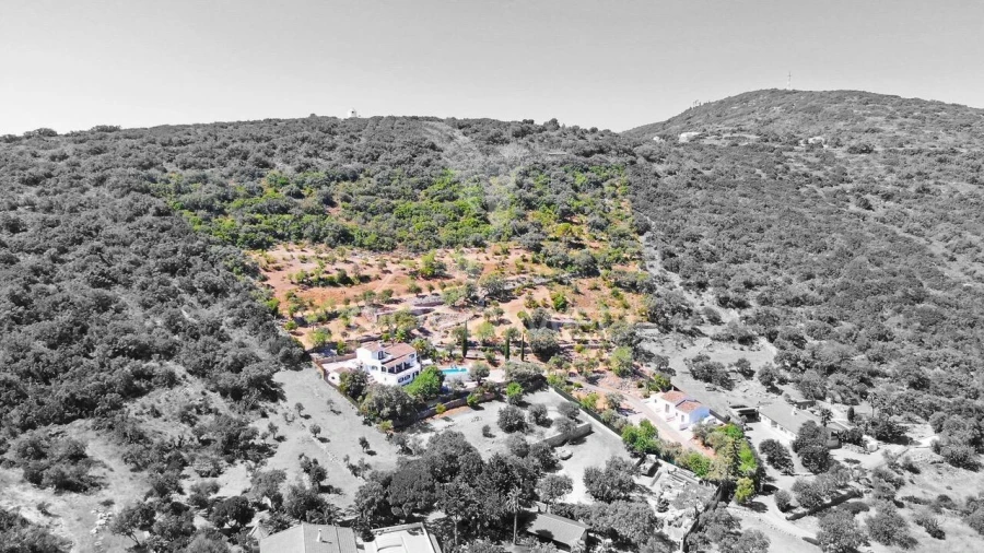 Moradia T3 para Venda em Santa Barbara de Nexe Foto 3