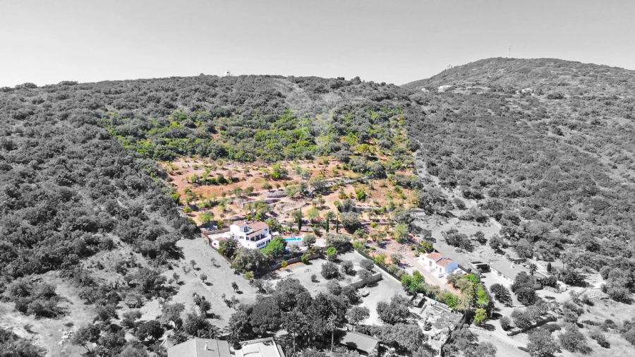 Moradia T3 para Venda em Santa Barbara de Nexe Foto 4