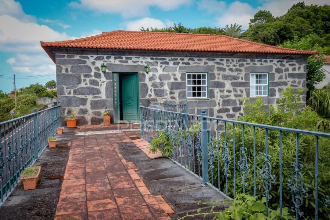 Moradia T3 para Venda em Santo Amaro Foto 2