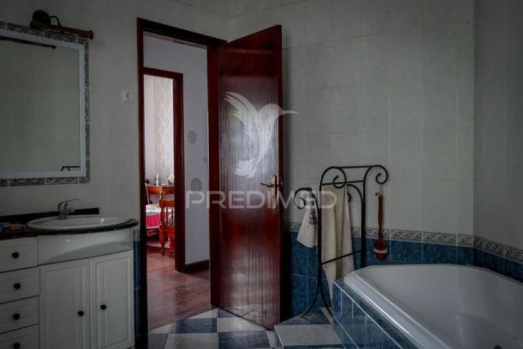 Moradia T3 para Venda em Santo Amaro Foto 15