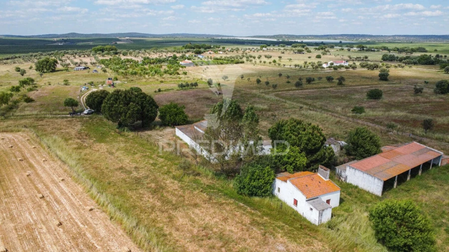 Quinta T0 para Venda em Torrão