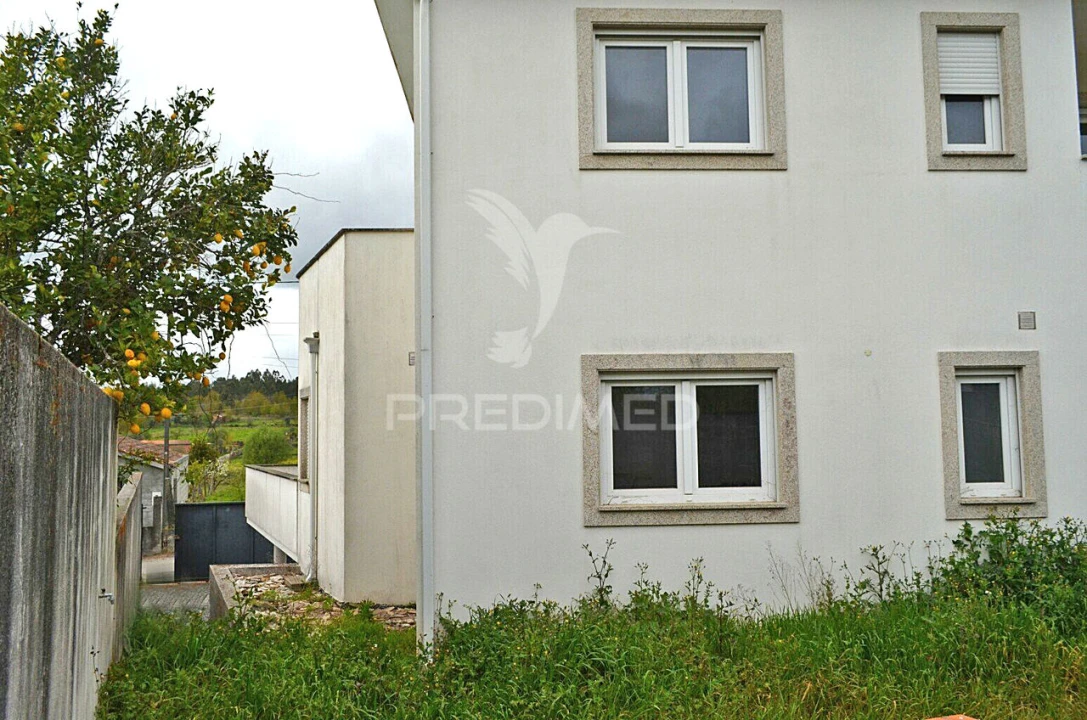 Moradia T4 para Venda em Campo Foto 9