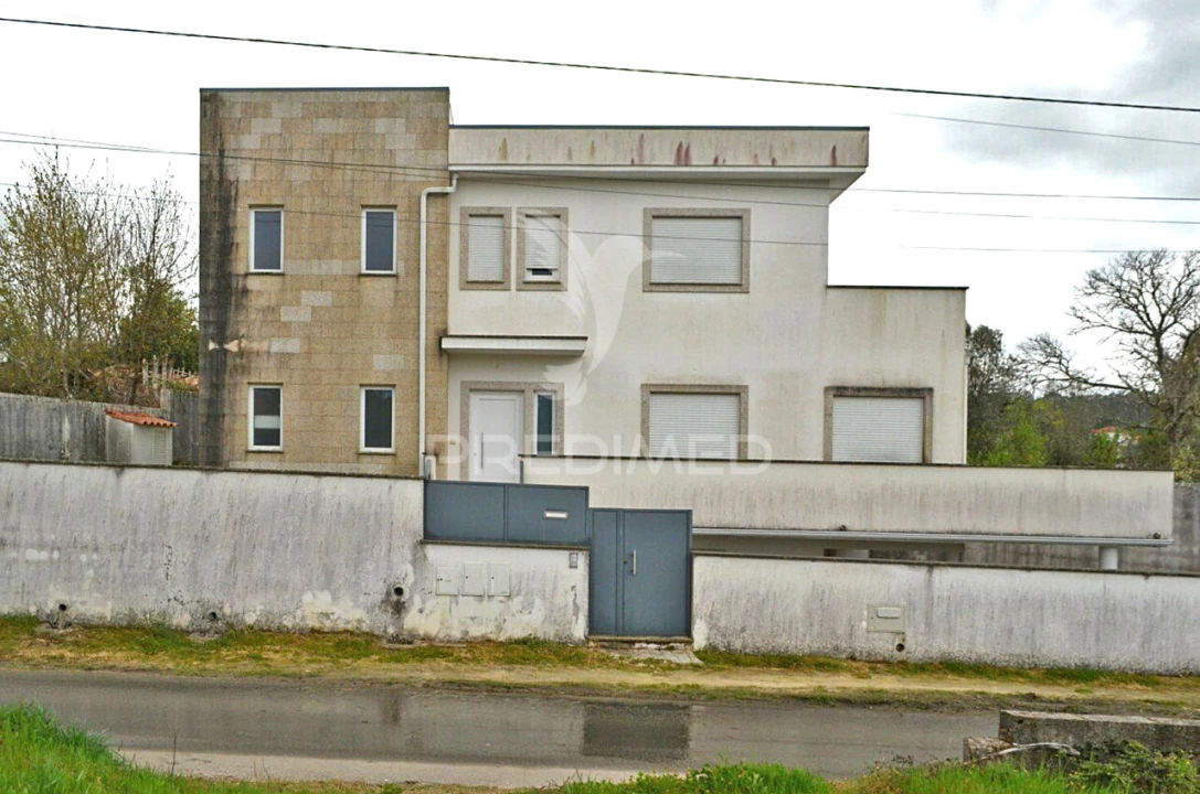 Moradia T4 para Venda em Campo Foto 2