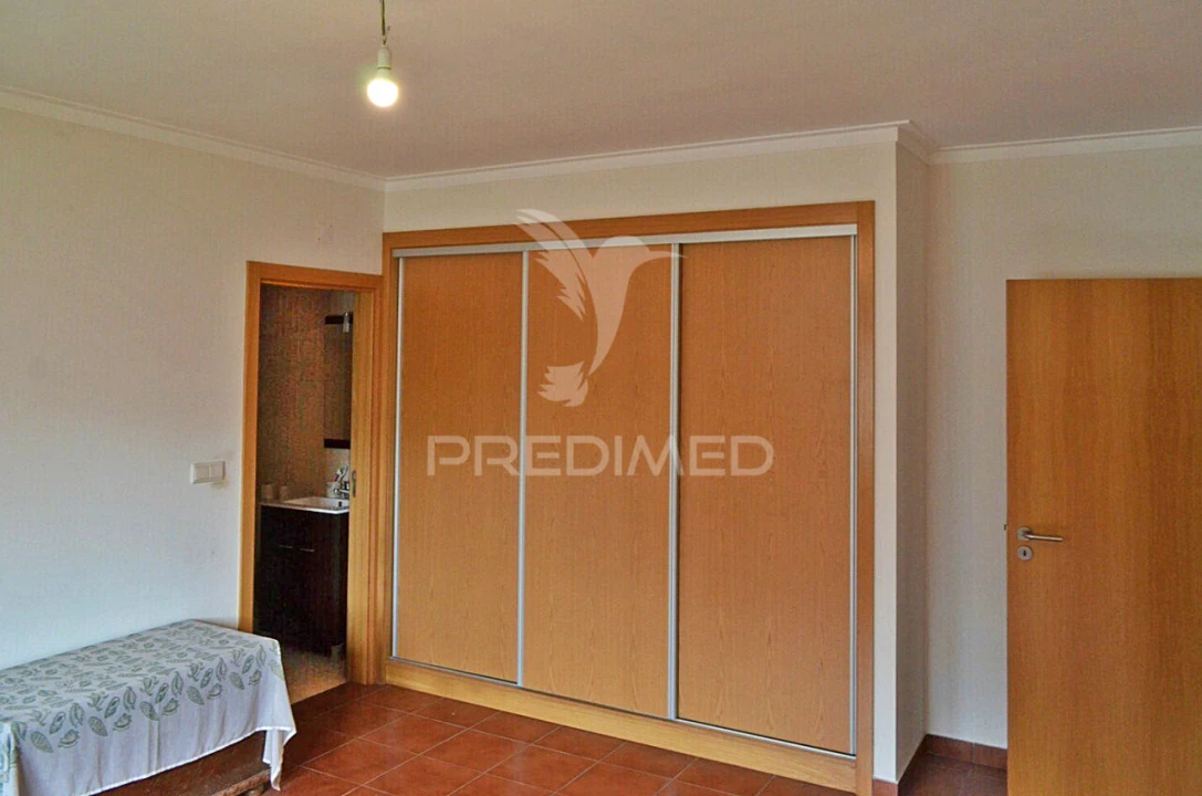 Moradia T4 para Venda em Campo Foto 6