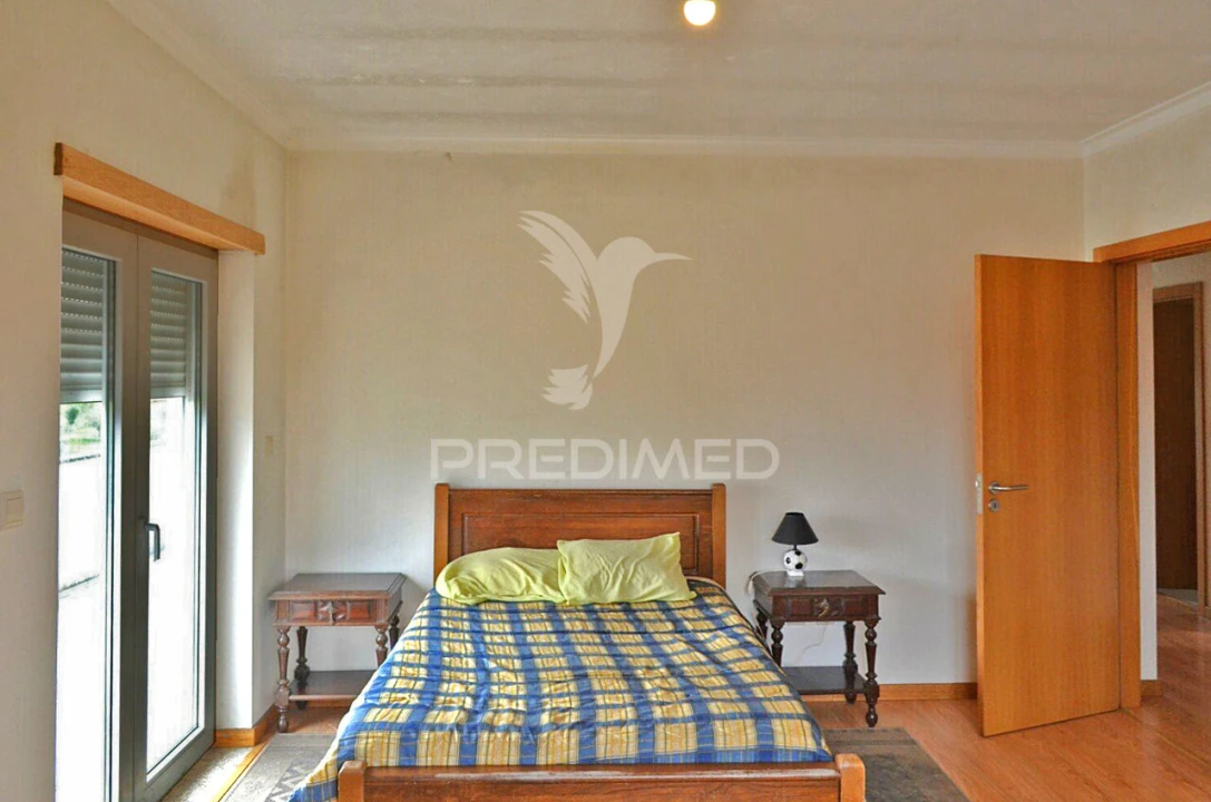 Moradia T4 para Venda em Campo Foto 5