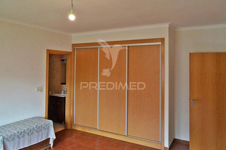 Moradia T4 para Venda em Campo Foto 6