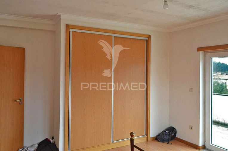 Moradia T4 para Venda em Campo Foto 3