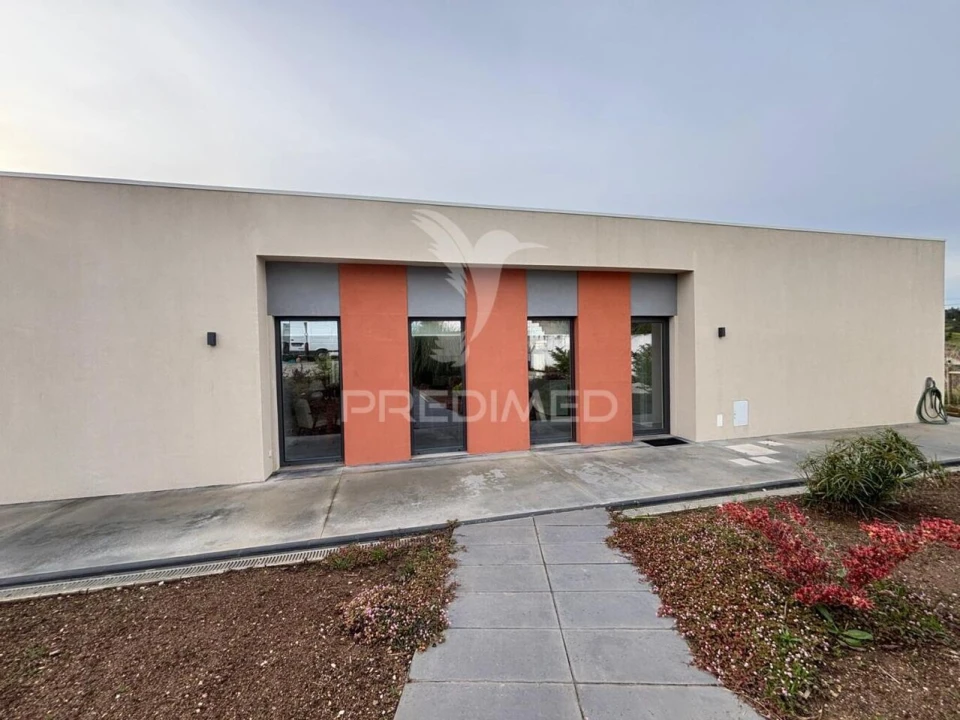 Moradia T4 para Venda em Alvorninha Foto 2