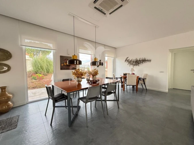 Moradia T4 para Venda em Alvorninha Foto 9